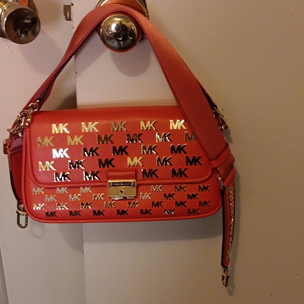 Michael kors purse